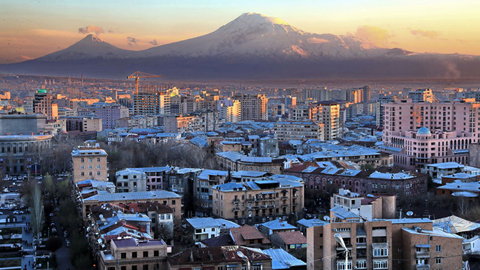 Vue d'Erevan et du Mont Ararat