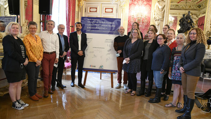 Charte_perturbateurs_endocriniens_signature_p Vignette