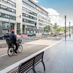 La Voie Lyonnaise 2 au niveau du boulevard Marius Vivier-Merle.