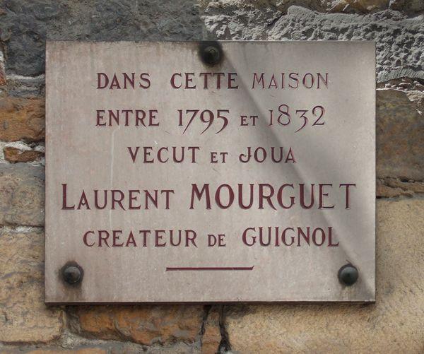 Plaque commémorative sur  la maison de Laurent Mourguet - 1 