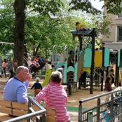 la nouvelle aire de jeux de la place du château